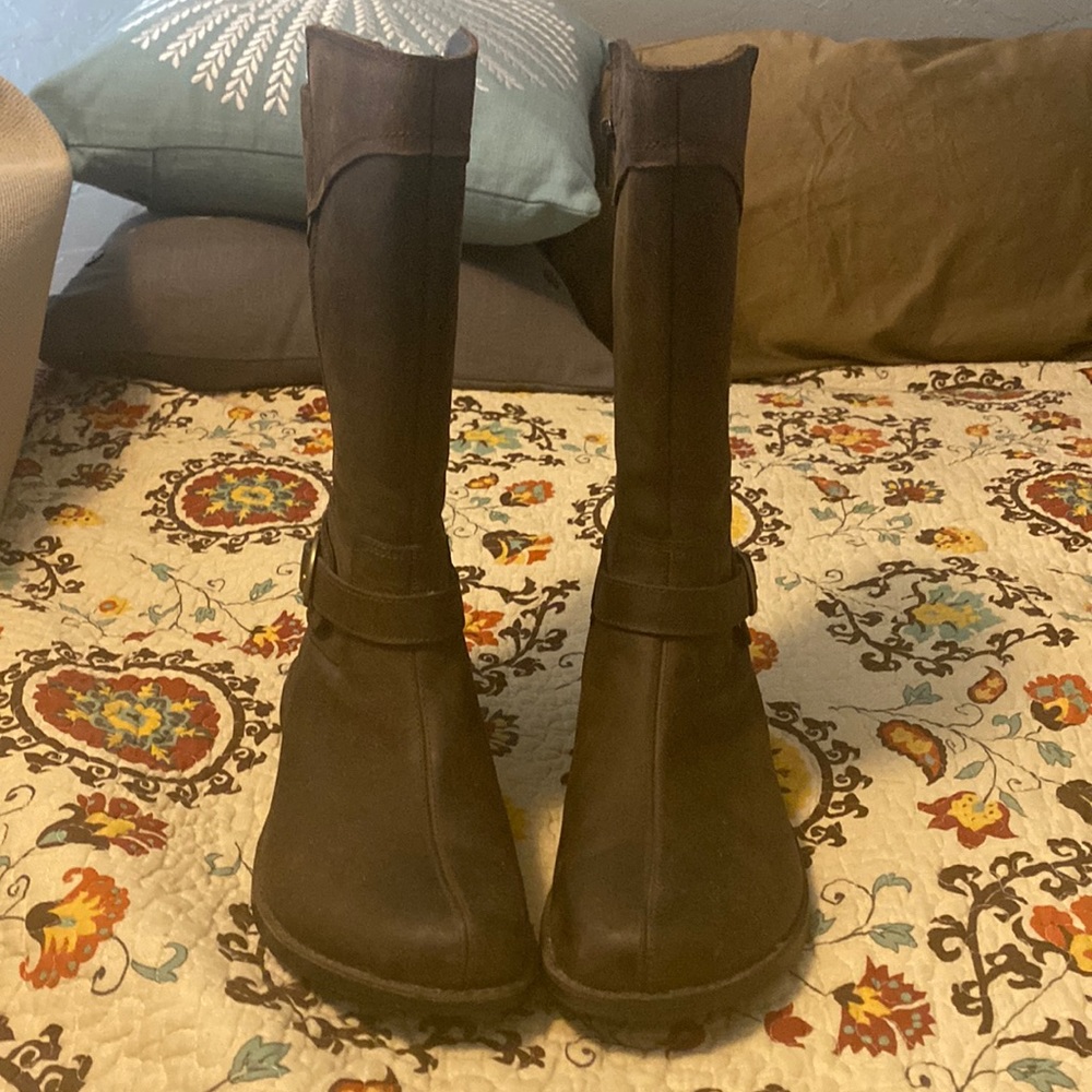 Merrell size 10 woman’s waterproof zip on boot